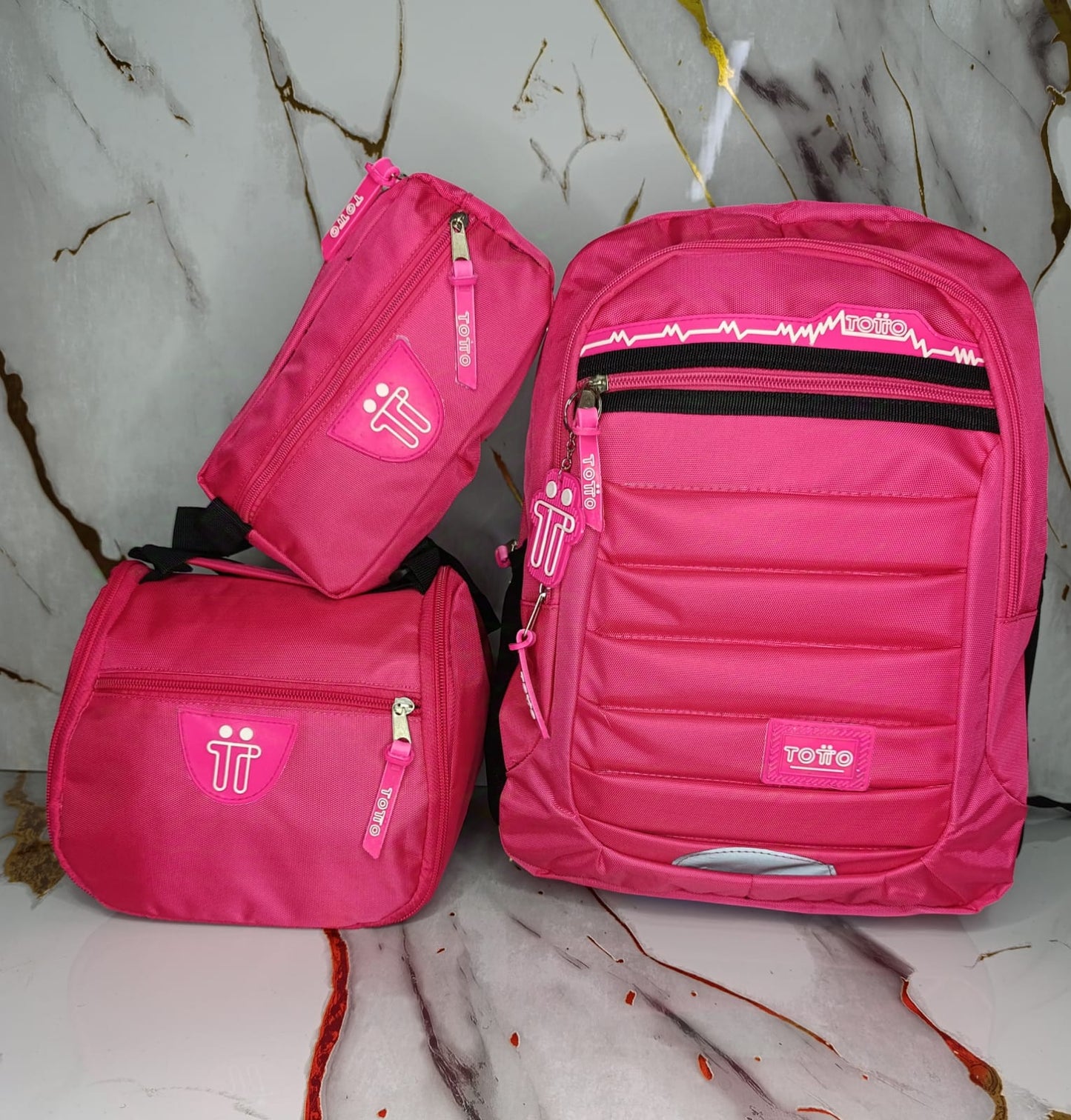 Trío Estudiantil : morral + lonchera + cartuchera en oferta